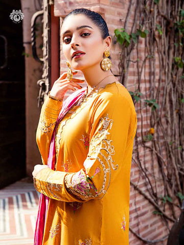 Beautiful Banarasi Silk Anarkali suits with Banarasi dupatta.  #srishtigrover | Casual indian fashion, Designer saree blouse patterns,  Indian designer wear